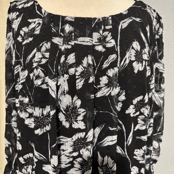 Roz & Ali Women Black & White Floral Lined 3/4 Sleeve Relaxed Fit Blouse Size 1X - Picture 3 of 13